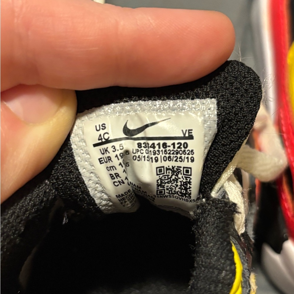NIKE Infant Black and Red AirMax Sneakers Size 4C - Picture 5 of 6